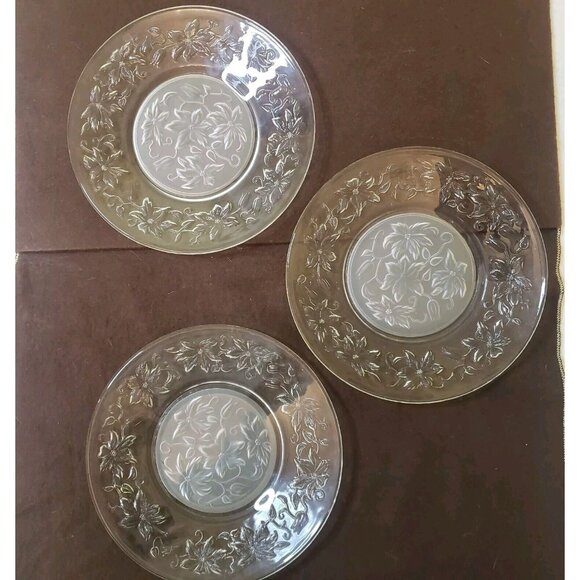 Vintage Set 3 Princess House Poinsettia Fantasia 8” Luncheon Salad Plates - Picture 1 of 7